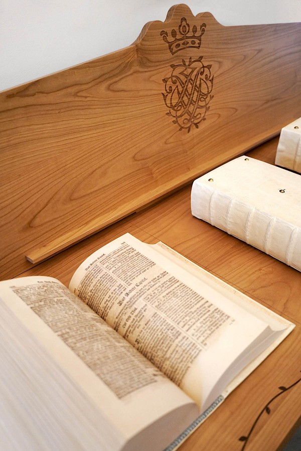 Präsentationsmöbel für J.S. Bachs Calov Bibel