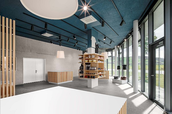 Reitsportgeschäft in neu gestalteten Räumen