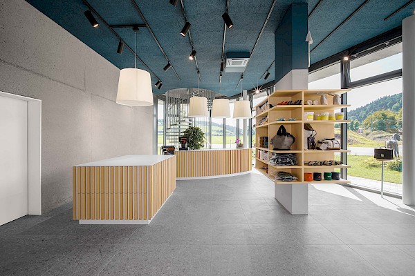 Reitsportgeschäft in neu gestalteten Räumen