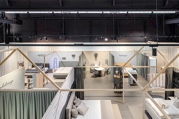Showroom mit wohnlicher Atmosphäre für das Bettenhaus Thönig in St.Gallen