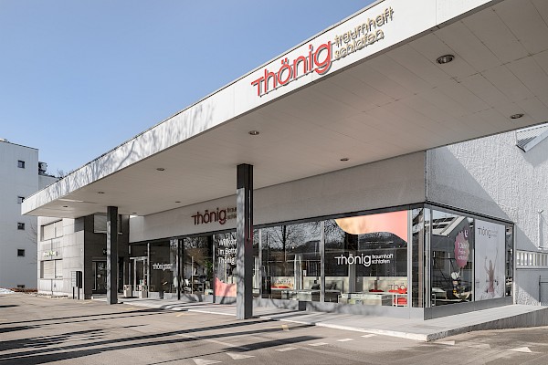 Showroom mit wohnlicher Atmosphäre für das Bettenhaus Thönig in St.Gallen
