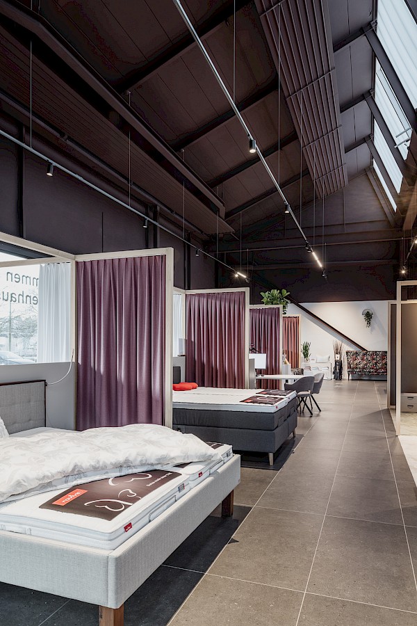 Showroom mit wohnlicher Atmosphäre für das Bettenhaus Thönig in St.Gallen