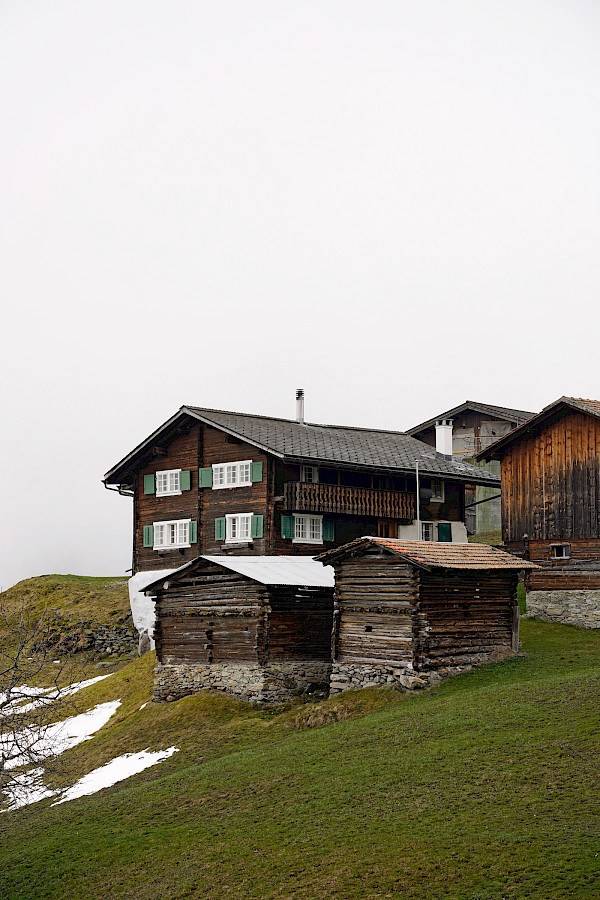 Historisches Wohnhaus in Mumpé Medel bei Disentis energetisch saniert und modernisiert